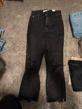Women’s Black Distressed ultra High-Rise ankle straight Jeans